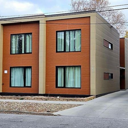 Kcm Mikros Smart Apartments 7 克里夫兰 外观 照片