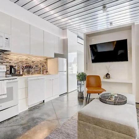 Kcm Mikros Smart Apartments 7 克里夫兰 外观 照片