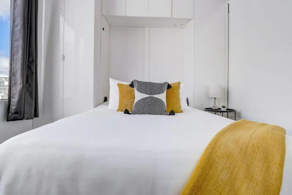 Kcm Mikros Smart Apartments 7 克里夫兰 外观 照片